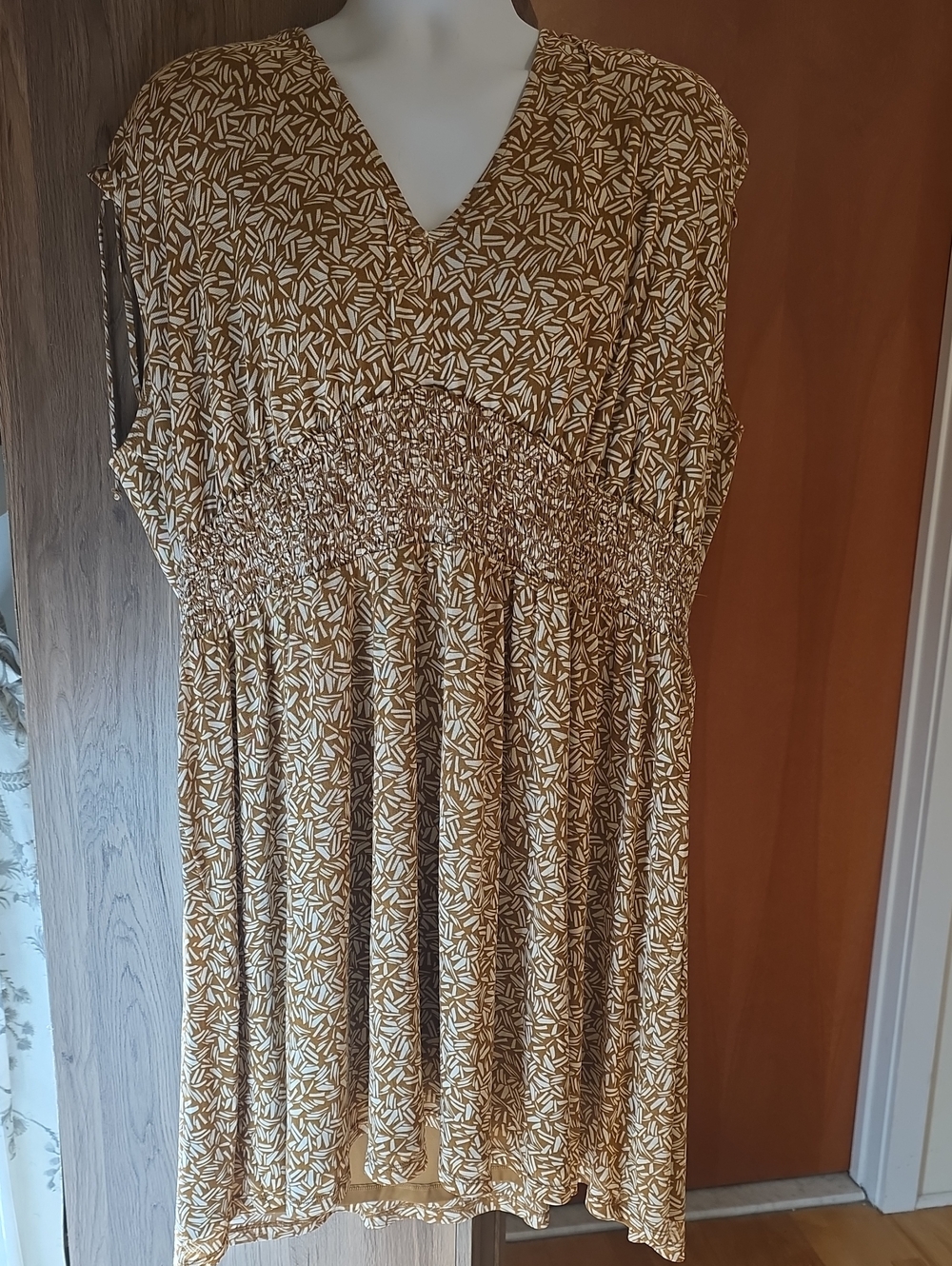 🌸Old Navy Plus Size Waist-Defined Tie-Shoulder Smocked Mesh Boho Dress